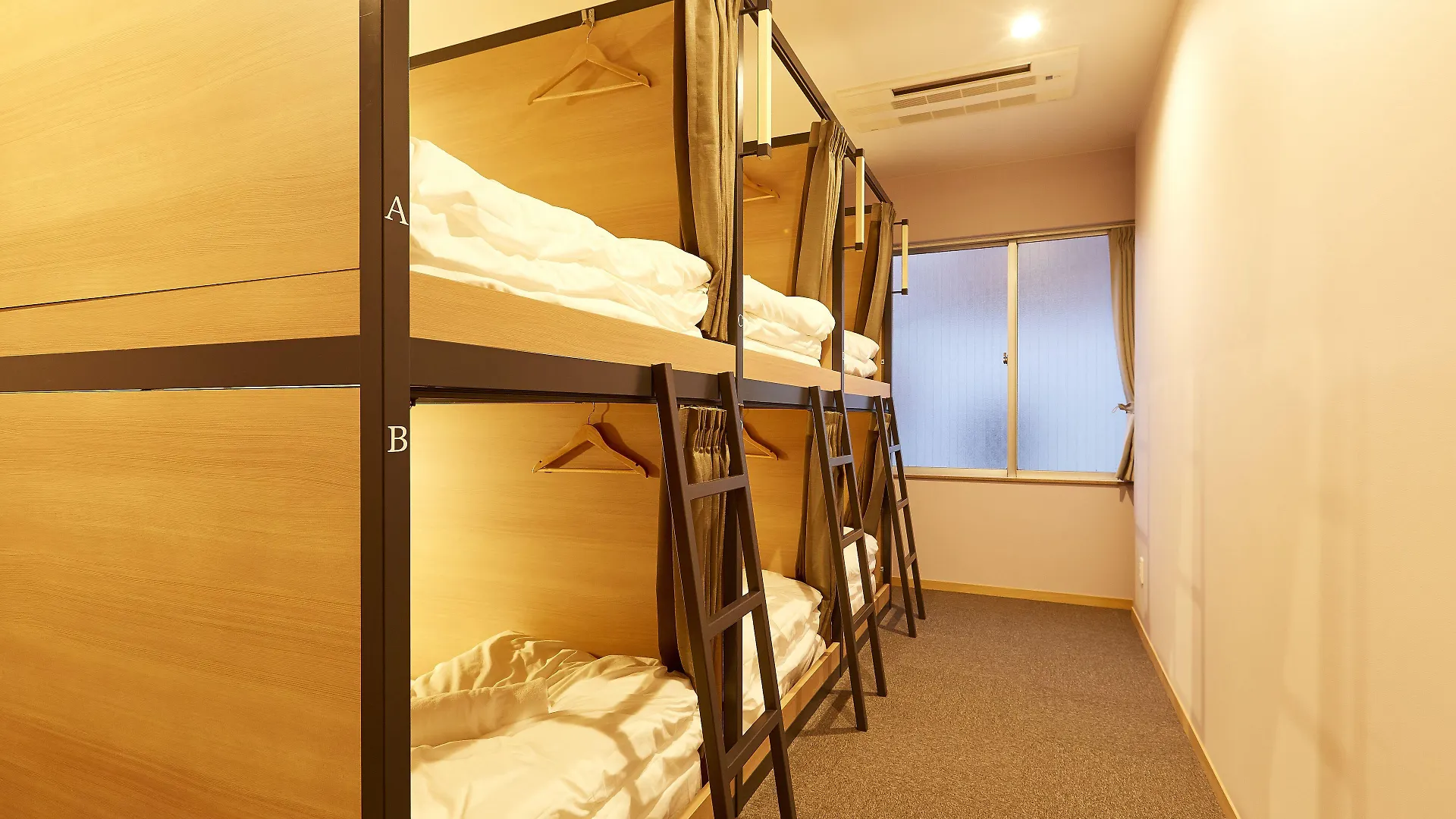 R Star Hostel كيوتو